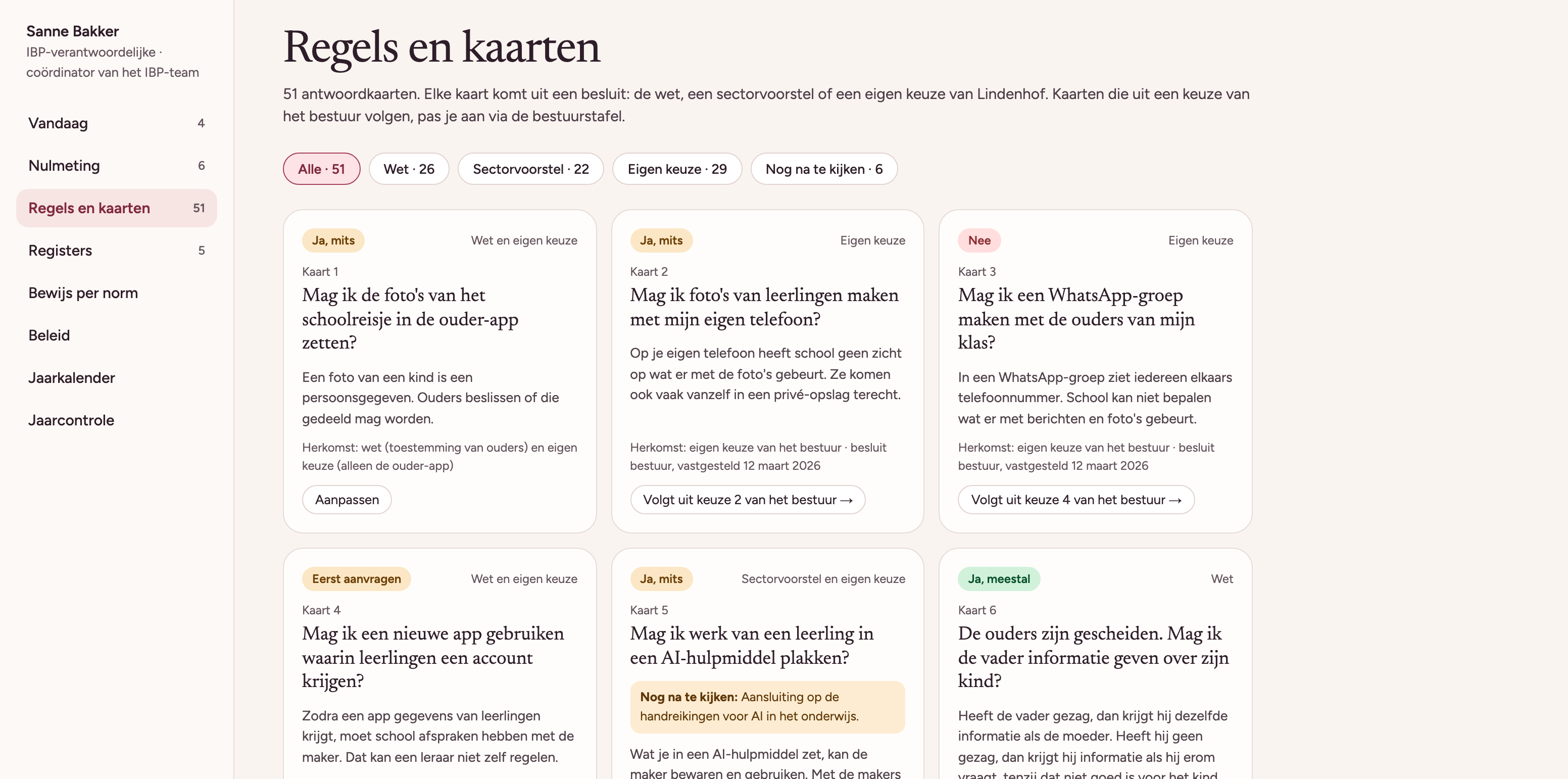 Het overzicht ‘Regels en kaarten’ in Paraaf: antwoordkaarten met ja, ja mits of nee, en bij elke kaart uit welk besluit die komt.